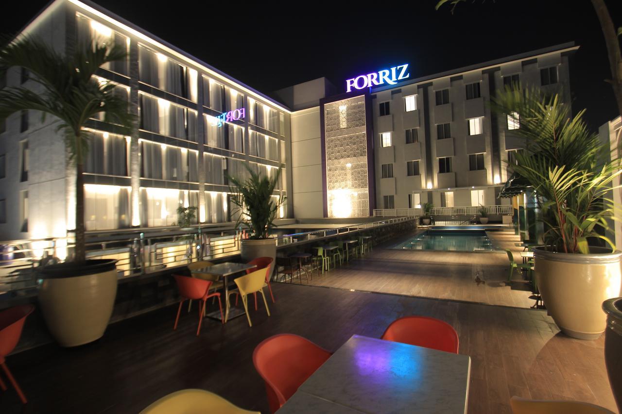 Forriz Hotel Yogyakarta Exterior photo